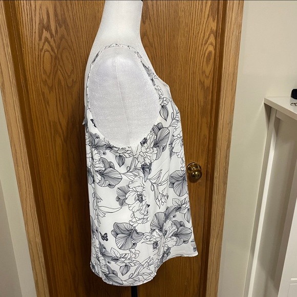 Cute double line dressy tank top - Picture 3 of 5